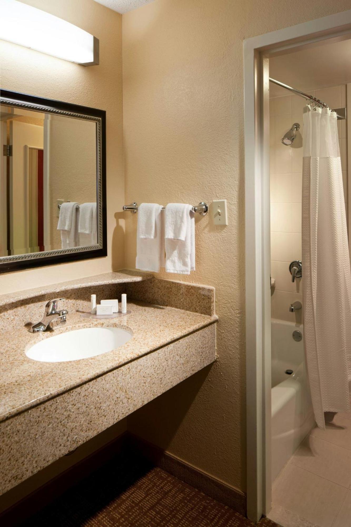 Courtyard By Marriott Tallahassee Downtown/Capital Exterior photo